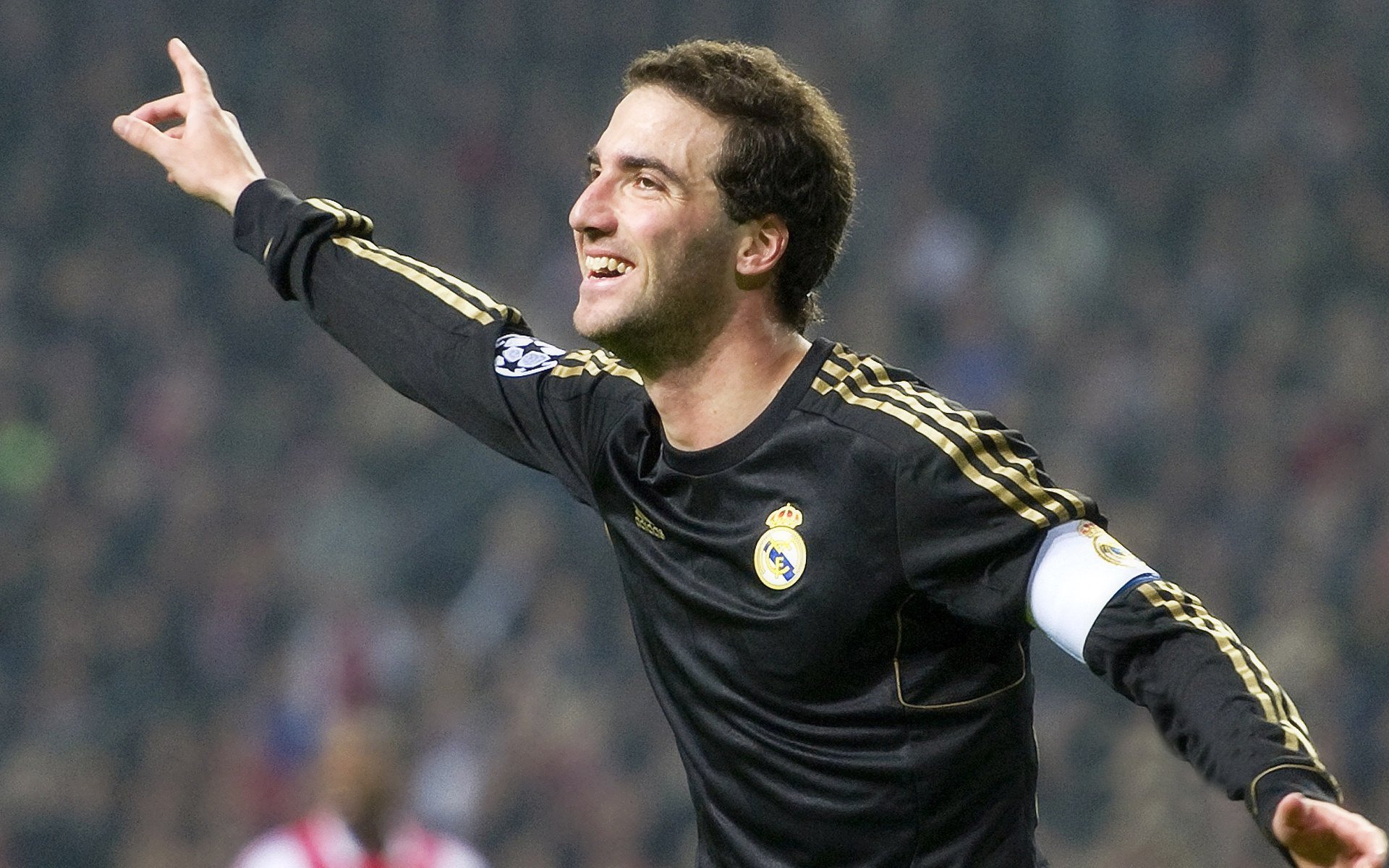 《Uzi：传奇选手的再次崛起，期待新辉煌》，uzi人物传记